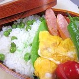 缶づめでも鮮やかグリーンピースご飯